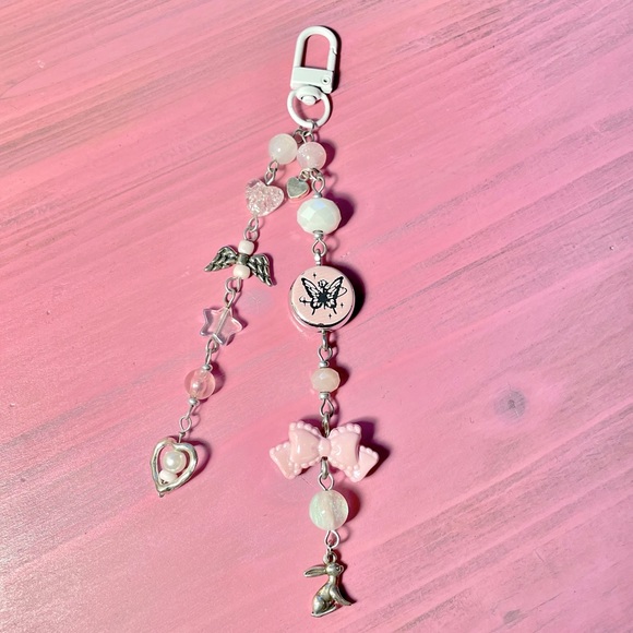 bow and bunny butterfly beaded keychain 🐇 🎀 - Picture 1 of 3